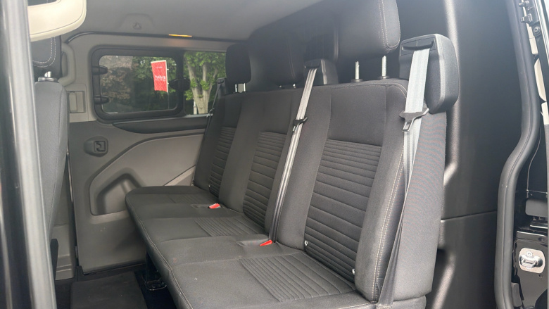 Ford Transit Custom 300 L2 Diesel Fwd 2.0 EcoBlue 130ps Low Roof D/Cab Limited Van